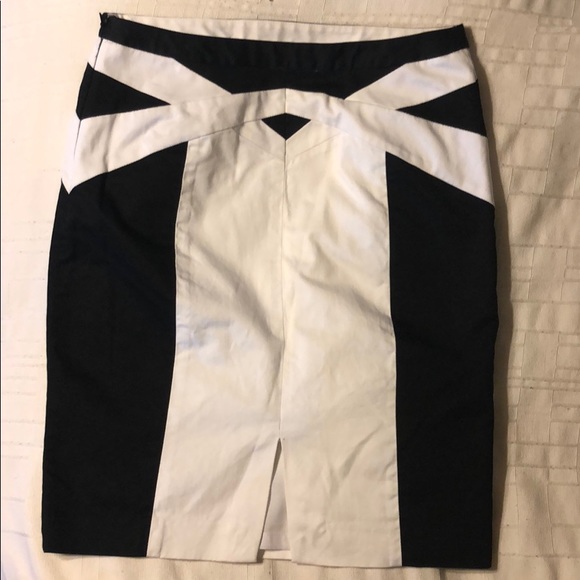 Express black and white pencil skirt - Picture 3 of 3